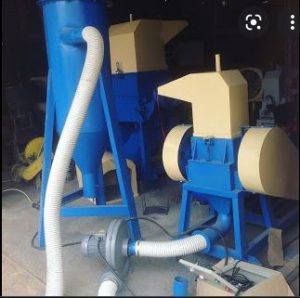 Mesin pencacah plastik dengan tangki silo