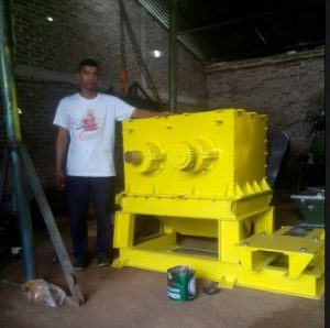 mesin shredder untuk merusak botol oli