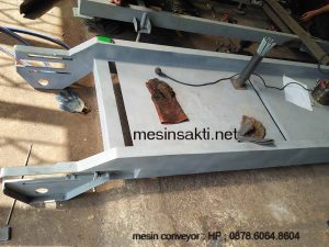 Mesin conveyor tahan panas hingga 300 derajat