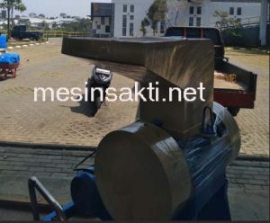 Mesin tiba di depan pabrik di sumedang Jawa barat