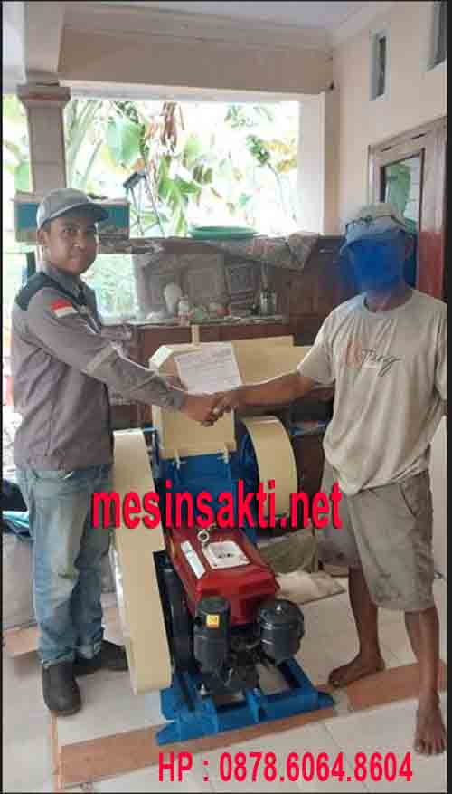 Serah terima mesin dengan konsumen di Indramayu
